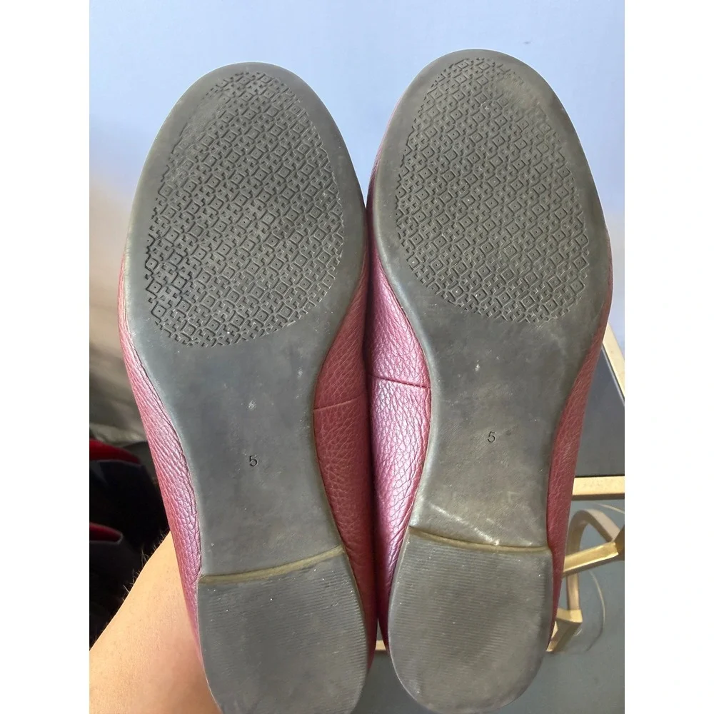 Tory‎ Burch Reva Burgundy Pebbled Leather Gold Logo Ballet Flats Size 5